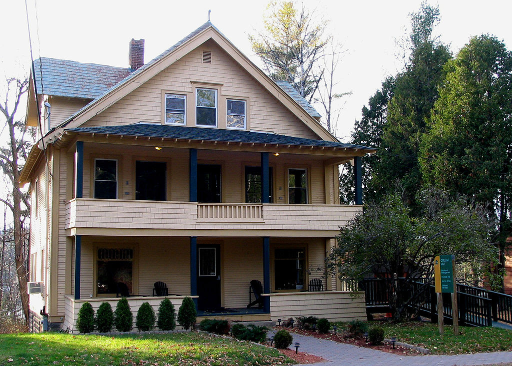 19%20Winona%20Avenue.jpg