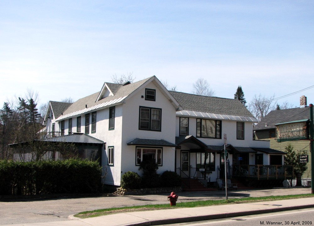 Pioneer%20Lodge.jpg