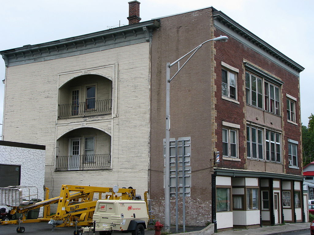 Leis%20Block,%20Saranac%20Lake,%20NY.jpg