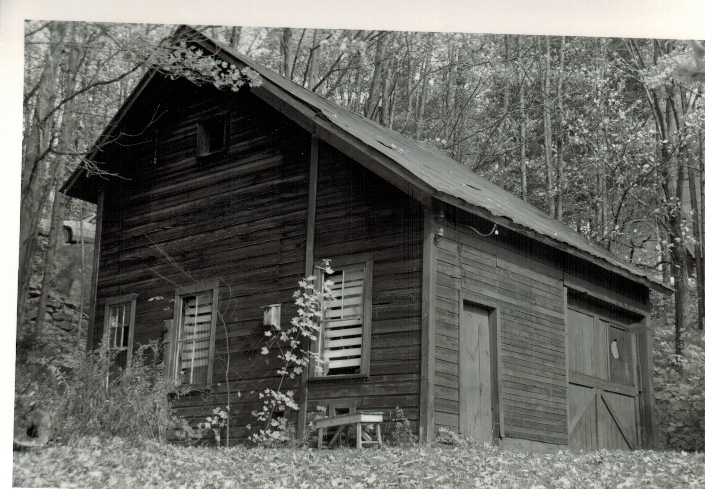 16MarshallStBarnOutbuildingOct1991South.jpeg