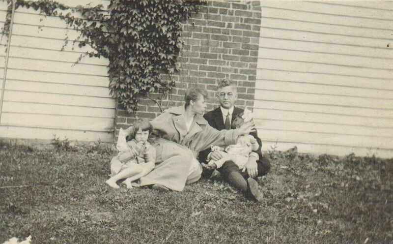 File:Homer Sampson, wife and daughters.jpg