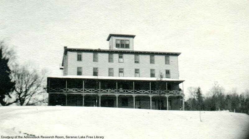 File:Lake Clear Inn winter.jpg
