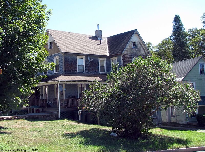 File:51 Bloomingdale Avenue.jpg