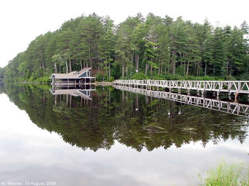 File:Boat House.jpg