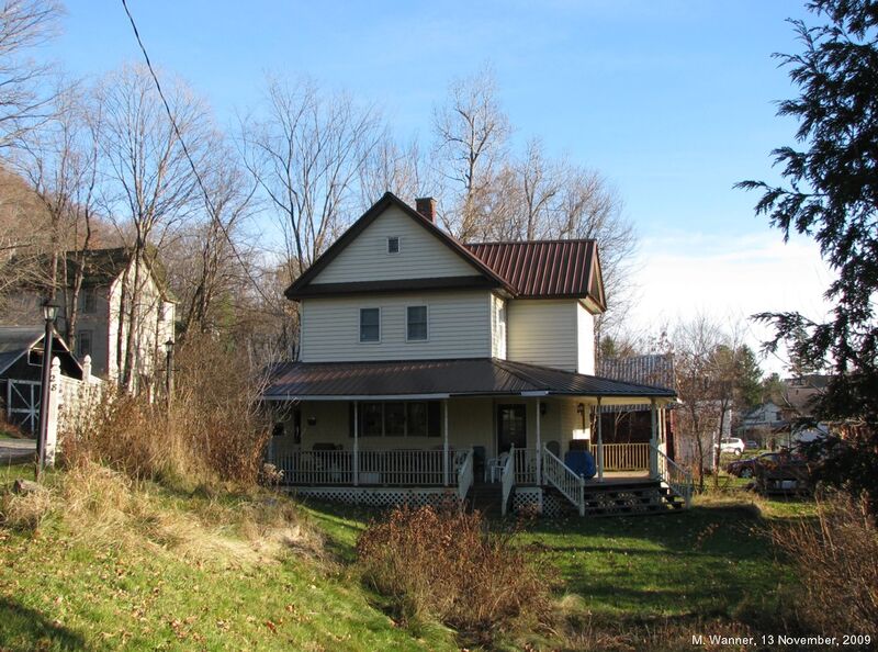 File:4 1 2 Elm Street.jpg