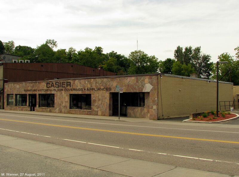 File:14 Bloomingdale Avenue.jpg