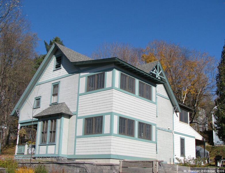 File:46 Shepard Avenue.jpg
