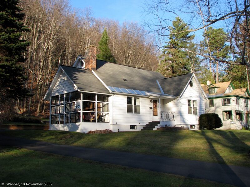 File:Edelweiss Cottage.jpg