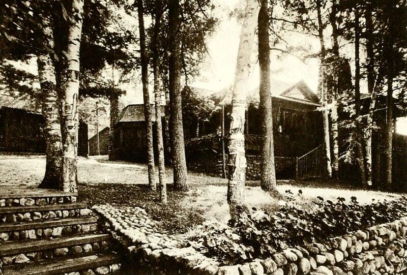 File:Birch Island main cabin.jpg