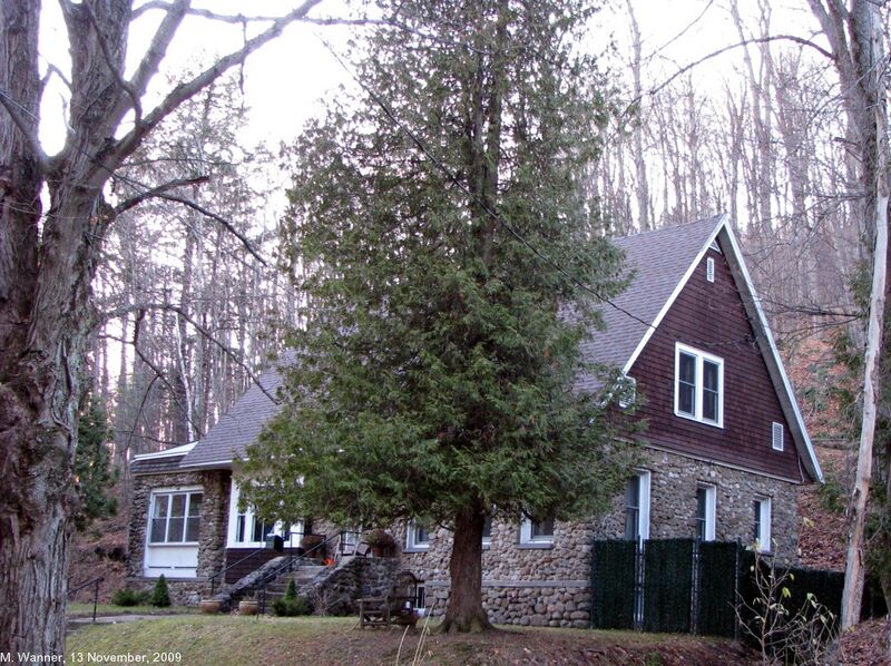 File:Collins Cottage2.jpg