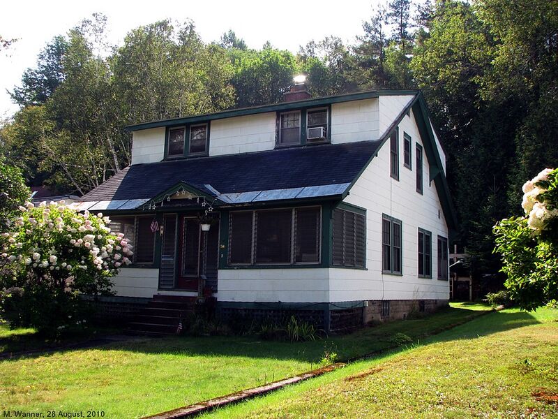File:52 Petrova Avenue.jpg