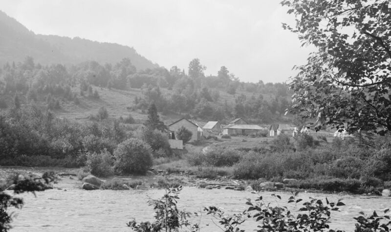 File:Raquet Falls House.jpg