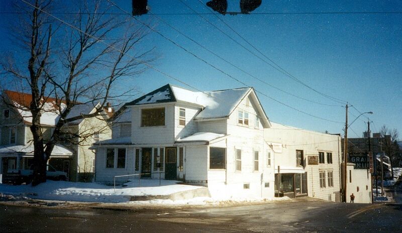 File:Newman and Holmes 1998.jpg