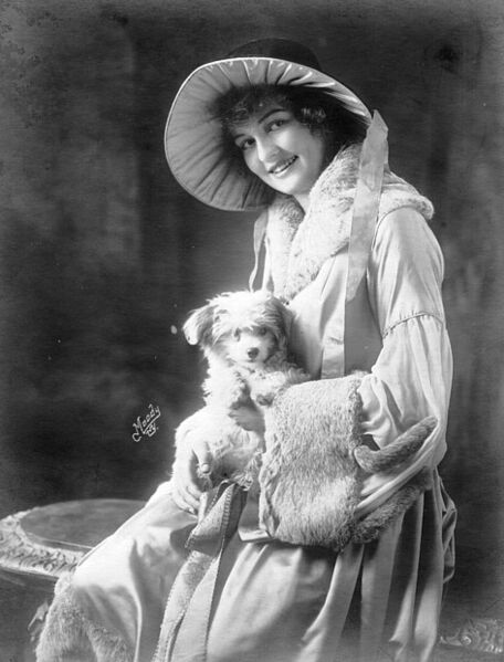 File:Doris nice portrait.jpg