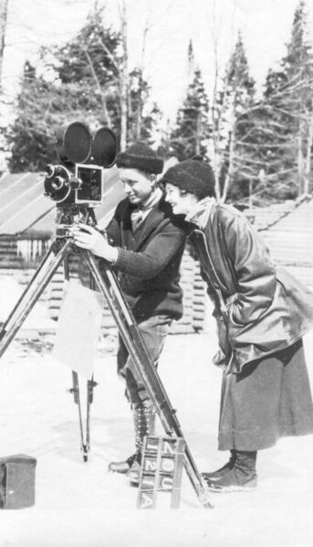 File:Doris ray june camera.jpg