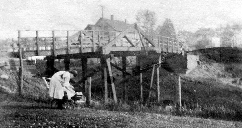 File:East Pine Street Bridge.jpg