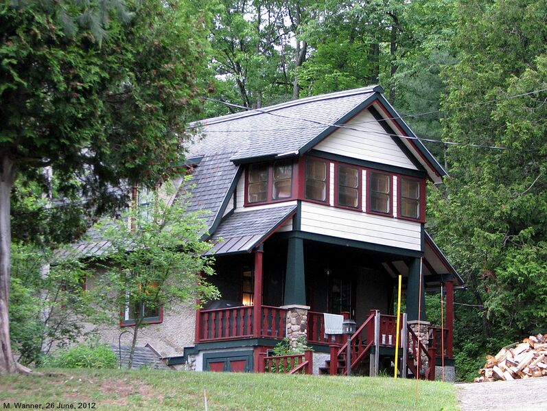 File:271 Forest Hill Avenue.jpg