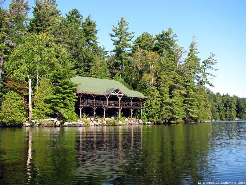 File:Eagle Island boathouse.jpg