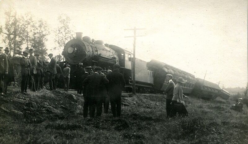 File:Train wreck near Ray Brook.jpg
