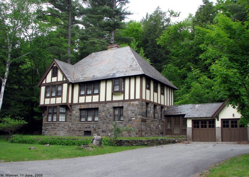 File:Lorna Valentine Mallinson Memorial.jpg