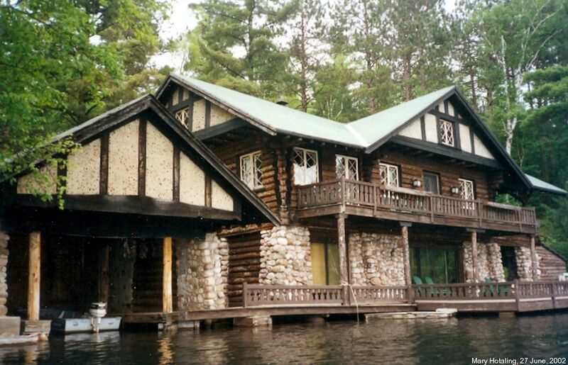 File:Seven Keys boathouse.jpg