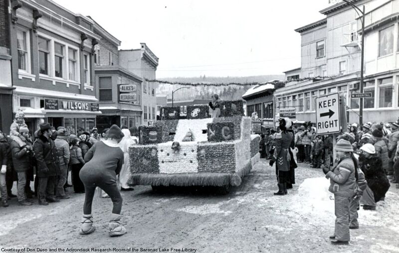 File:Parade.jpg