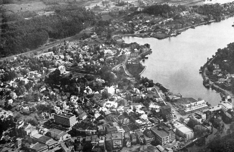 File:Saranac Lake Village, c. 1948.jpg