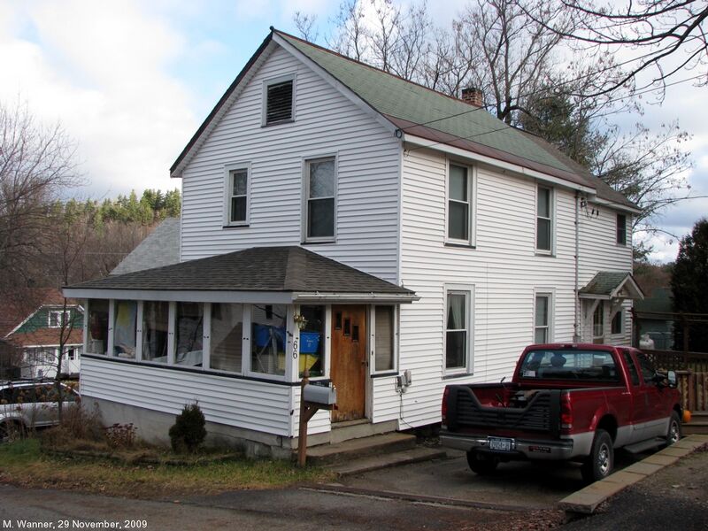 File:2 Fairview Avenue.jpg