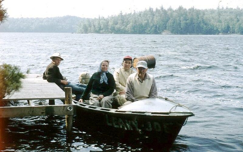 File:Leaky Joe at front dock.jpg