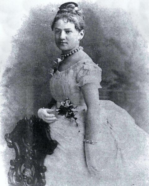 File:Pauline Thieriot1.jpg