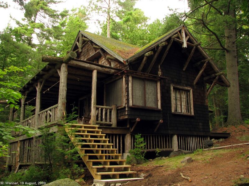 File:Staff house.jpg