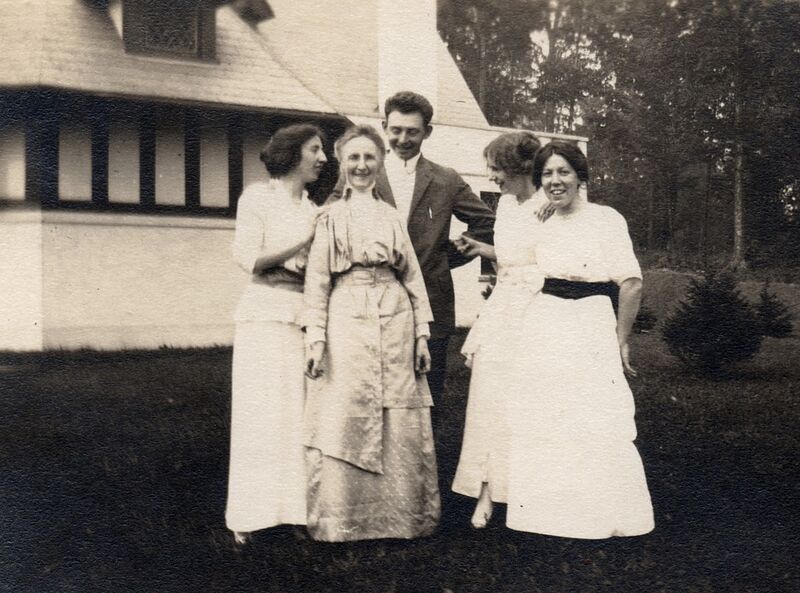 File:Sarah Griffith Grace Davies.jpg