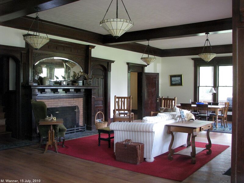 File:Irish House interior.jpg