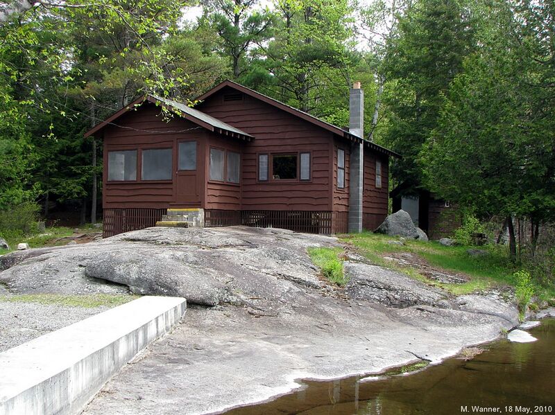 File:Lock Keeper's Cottage.jpg