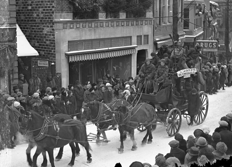 File:Parade in Saranac Lake 2774 2.jpg
