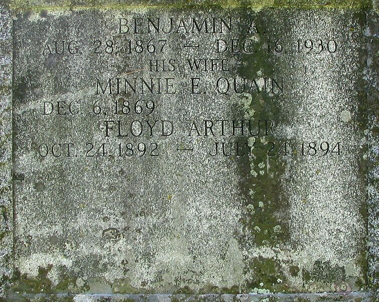 File:Benjamin Muncil Grave Marker.jpg