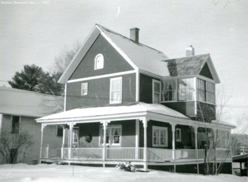 File:21 Ampersand Avenue 1980s.jpg