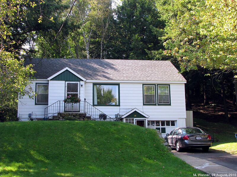 File:64 Petrova Avenue.jpg